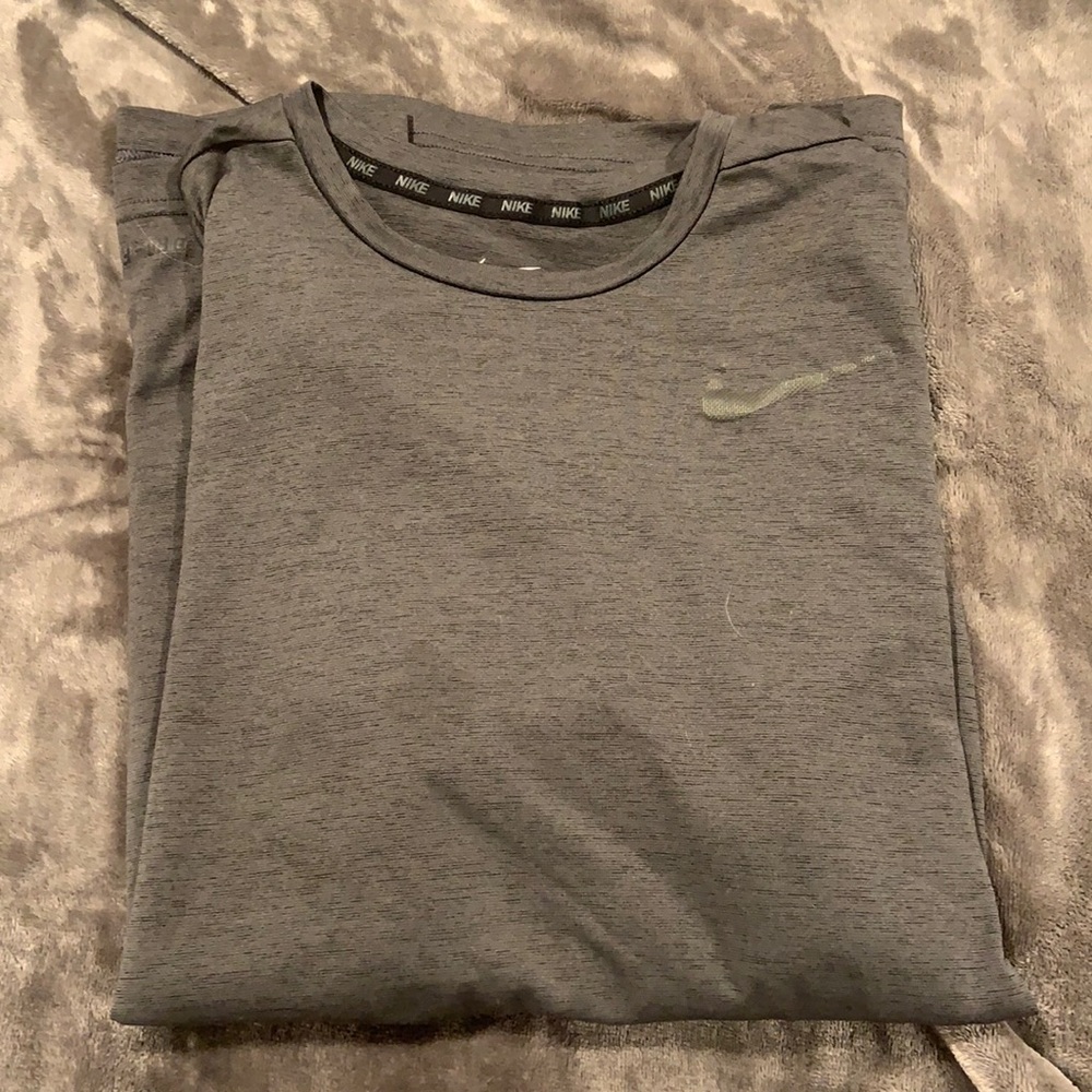 Men’s Nike Dri-Fit tshirt (charcoal grey)